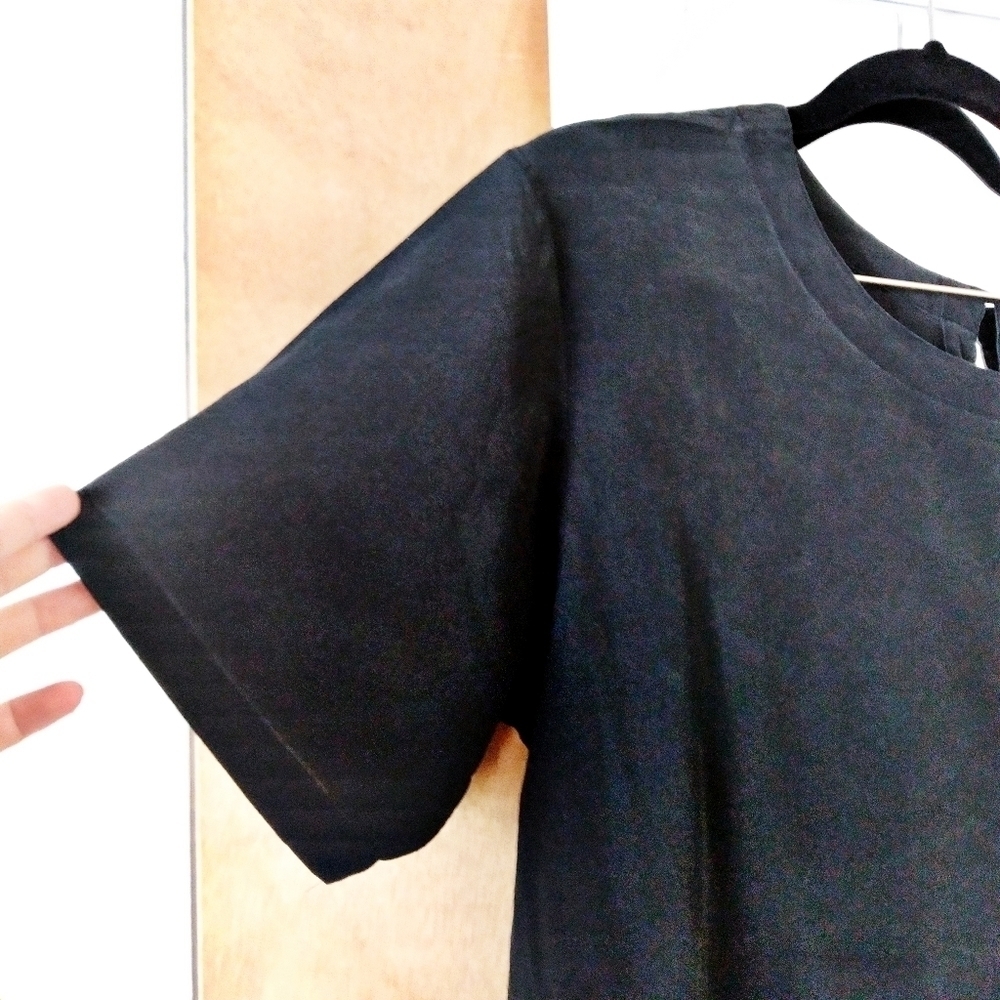 Oscar de la Renta Black Short Sleeve Silk Blouse - Picture 4 of 7